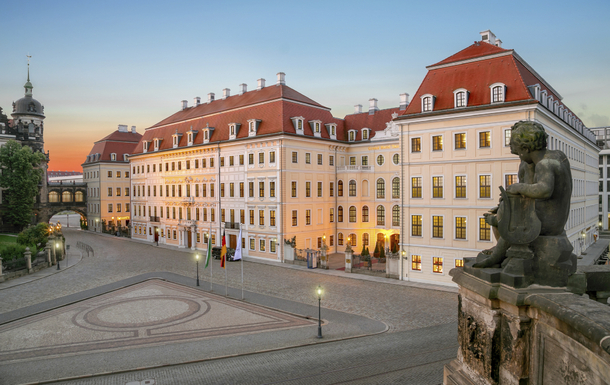 Taschenbergpalais_Exterior by day