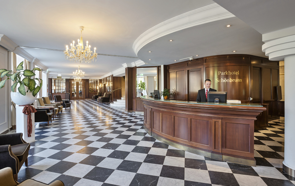 Rezeption im Austria Trend Parkhotel Schönbrunn Wien