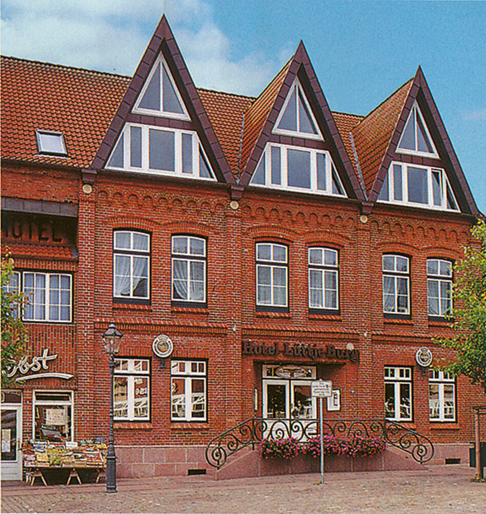 Außenansicht des Hotel Lüttje Burg